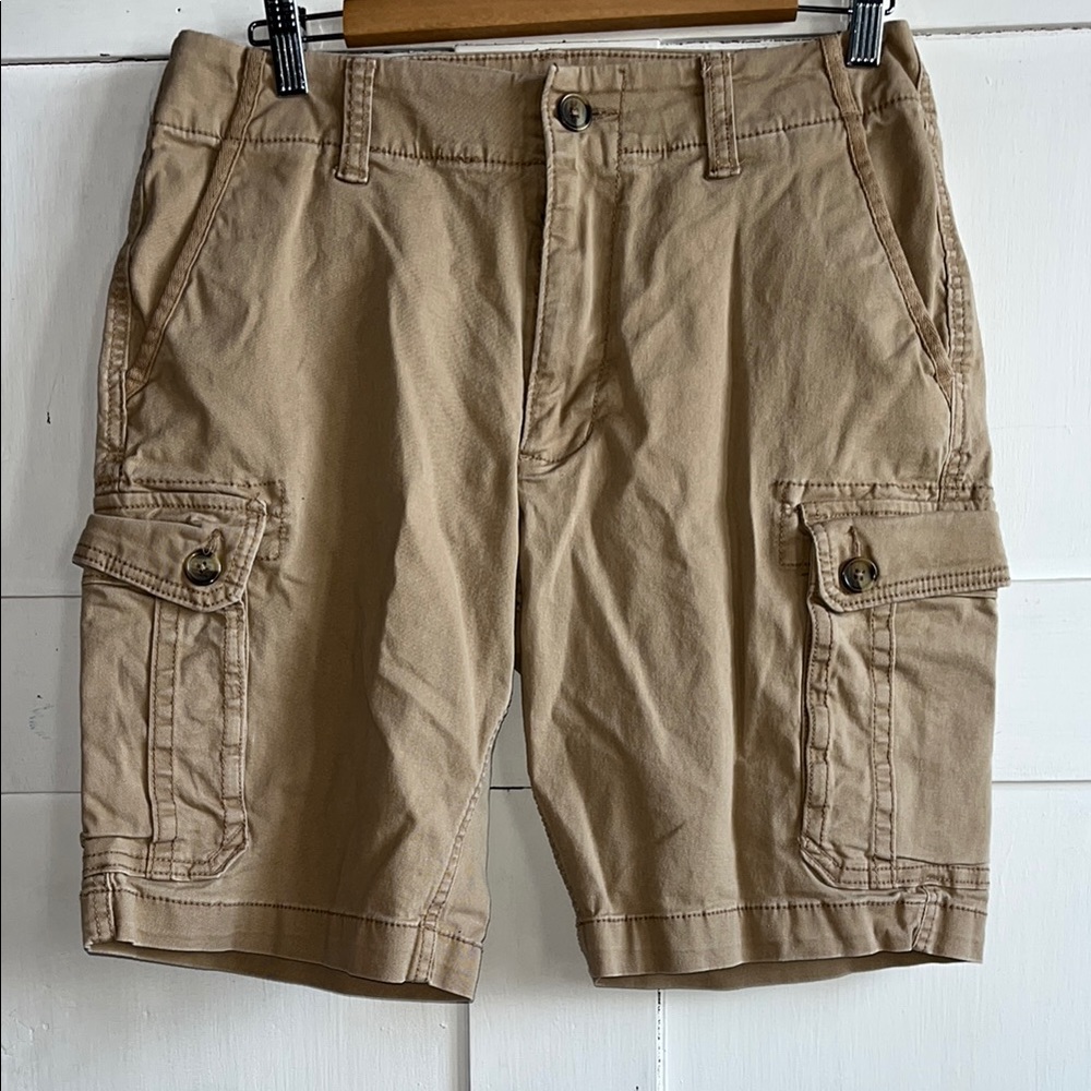 Old Navy Tan Khaki Cargo Shorts 31 Waist Pockets Casual Wear